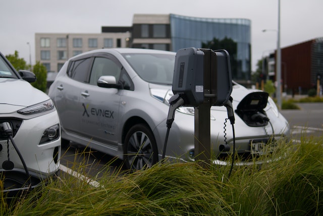 nissan leaf نيسان ليف