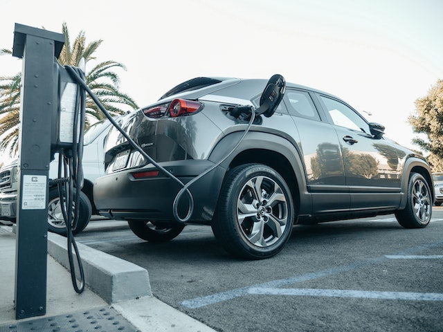 Electric Cars السيارات الكهربائية