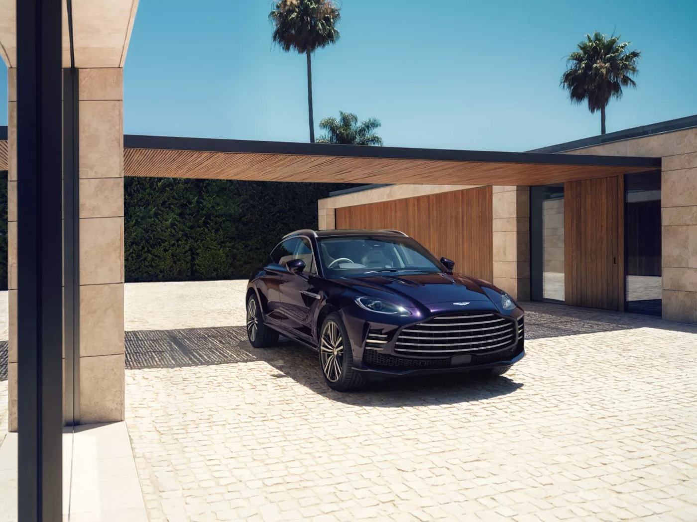 Aston Martin DBX GT 2027 — صورة صحفية رئيسية