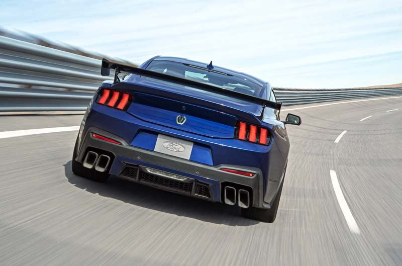 2026 Ford Mustang Dark Horse SC — صورة صحفية رسمية 5