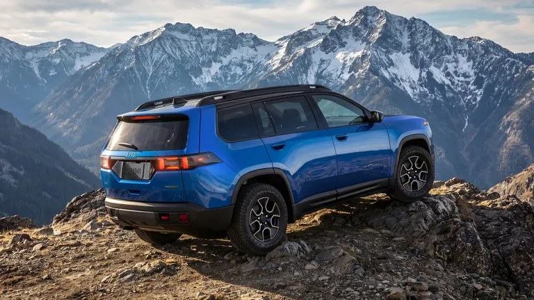 Jeep Cherokee Trailhawk 2027 — صورة صحفية 4